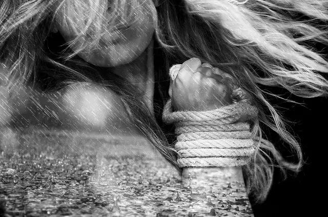 woman-2865874_640