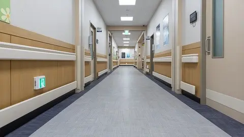 hallway-g18dd7540f_640