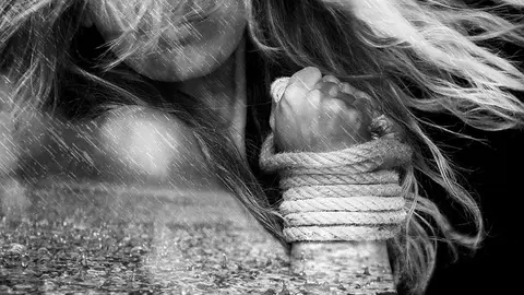 woman-2865874_640